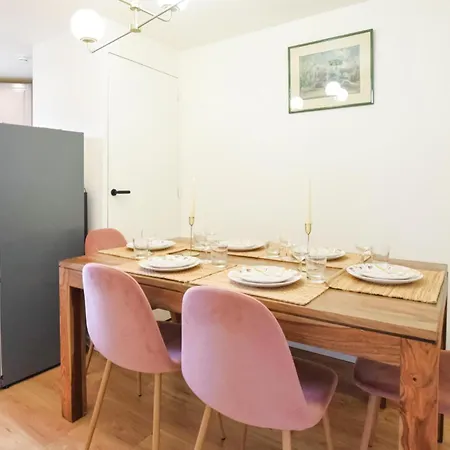 Lovely In With Kitchen Holiday home